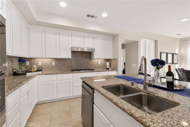 15614 Nahin, Canyon Country, CA 91387