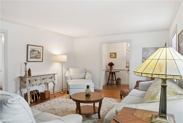 53 Hertzler RD, Newport News, VA 23602