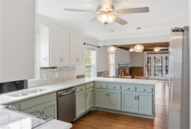 53 Hertzler RD, Newport News, VA 23602