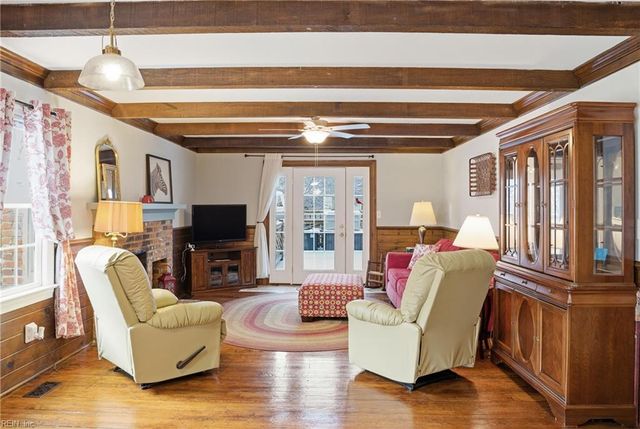 53 Hertzler RD, Newport News, VA 23602