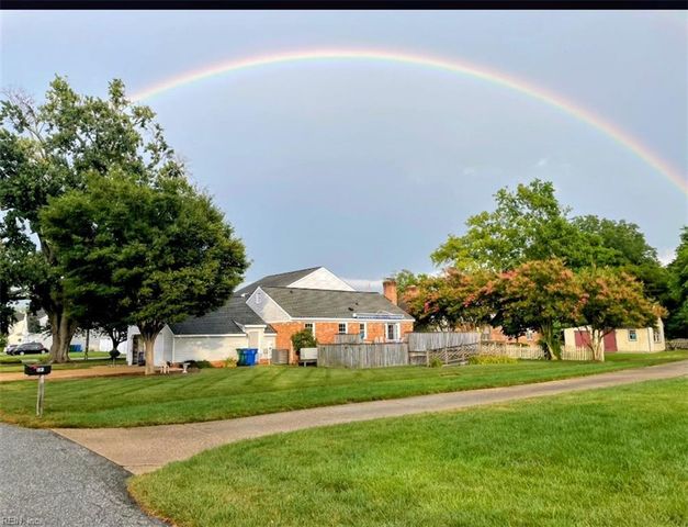 53 Hertzler RD, Newport News, VA 23602