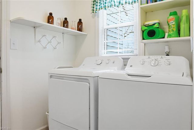 53 Hertzler RD, Newport News, VA 23602