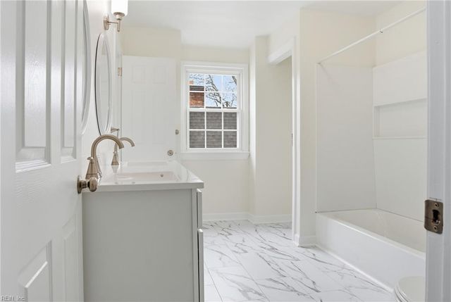 53 Hertzler RD, Newport News, VA 23602