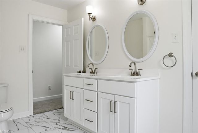 53 Hertzler RD, Newport News, VA 23602