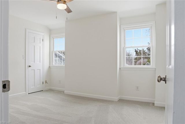 53 Hertzler RD, Newport News, VA 23602