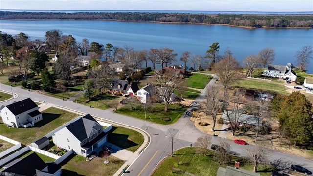 53 Hertzler RD, Newport News, VA 23602