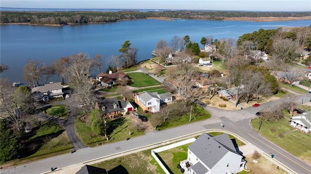 53 Hertzler RD, Newport News, VA 23602