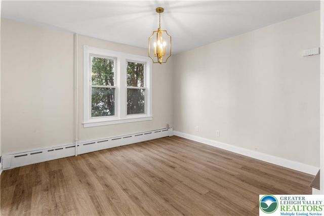 306 Nazareth PIKE, Lower Nazareth Twp, PA 18020