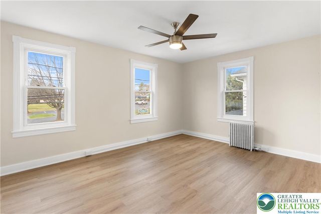 306 Nazareth PIKE, Lower Nazareth Twp, PA 18020