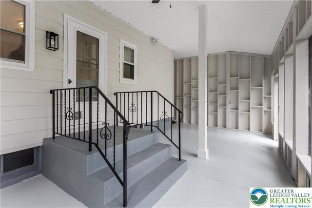 306 Nazareth PIKE, Lower Nazareth Twp, PA 18020