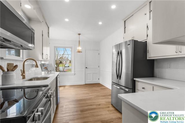 306 Nazareth PIKE, Lower Nazareth Twp, PA 18020