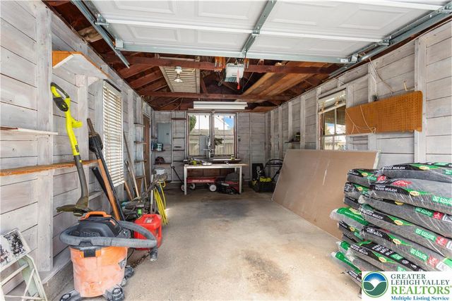 306 Nazareth PIKE, Lower Nazareth Twp, PA 18020