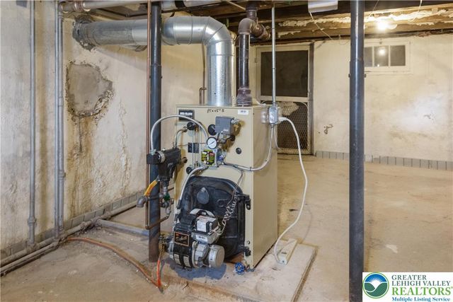 306 Nazareth PIKE, Lower Nazareth Twp, PA 18020