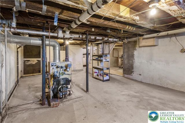 306 Nazareth PIKE, Lower Nazareth Twp, PA 18020