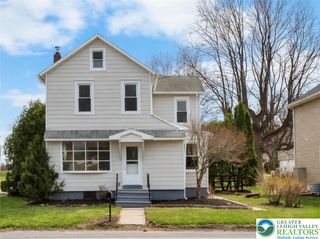 306 Nazareth PIKE, Lower Nazareth Twp, PA 18020