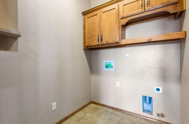 8908 Warm Springs Road NW, Albuquerque, NM 87120