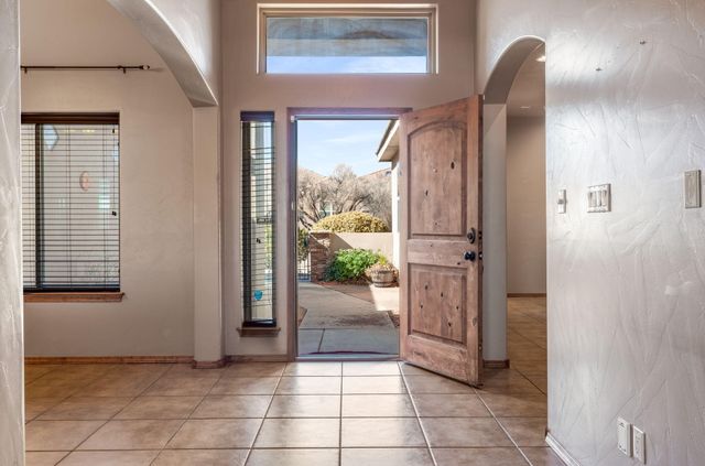 8908 Warm Springs Road NW, Albuquerque, NM 87120