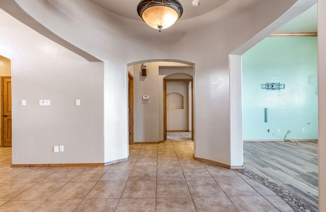 8908 Warm Springs Road NW, Albuquerque, NM 87120