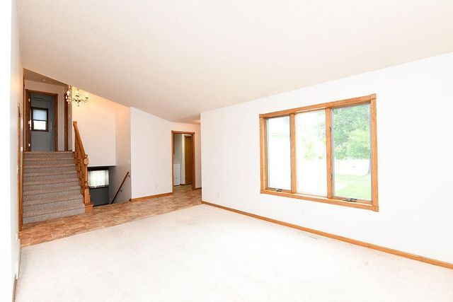 1519 Maple Lane, West Fargo, ND 58078