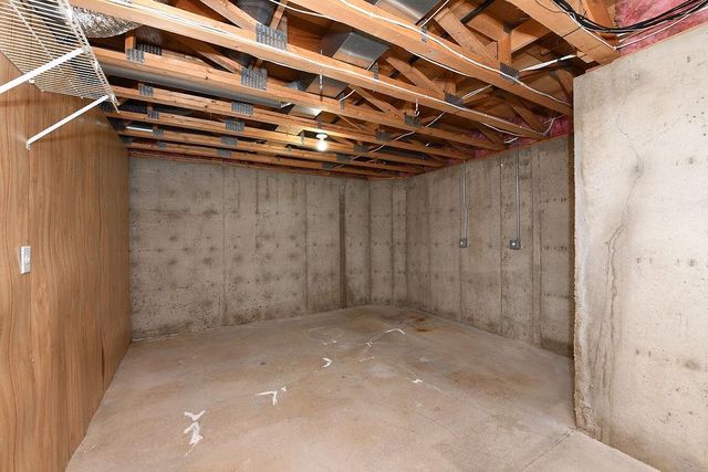 1519 Maple Lane, West Fargo, ND 58078