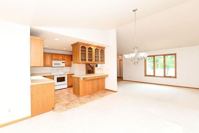 1519 Maple Lane, West Fargo, ND 58078