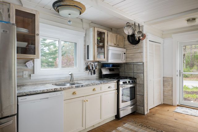 792 Mill Street, Marion, MA 02738