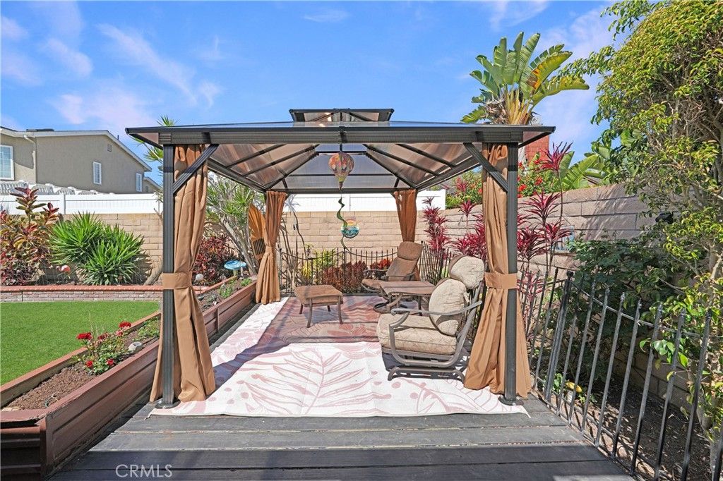 Image 13 of property listing at 18051 Westlake Circle, Huntington Beach, CA 92648