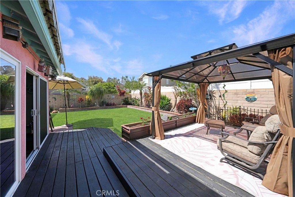 Image 14 of property listing at 18051 Westlake Circle, Huntington Beach, CA 92648