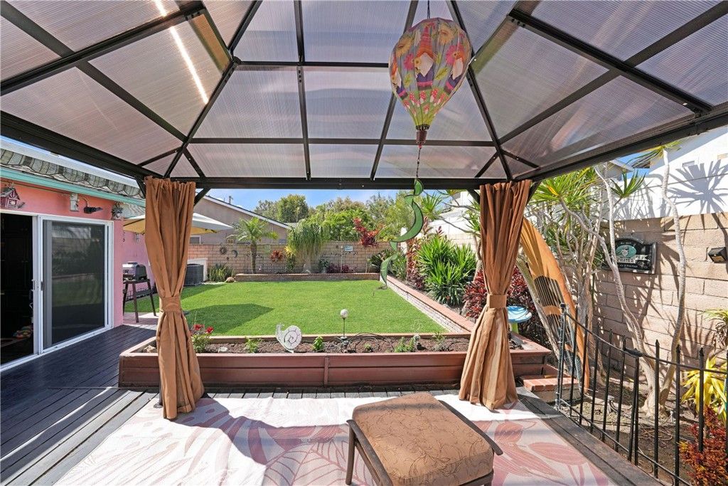 Image 15 of property listing at 18051 Westlake Circle, Huntington Beach, CA 92648