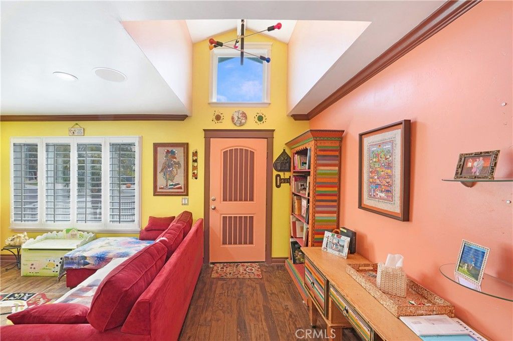 Image 18 of property listing at 18051 Westlake Circle, Huntington Beach, CA 92648