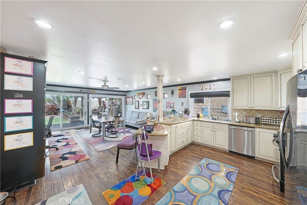 Image 19 of property listing at 18051 Westlake Circle, Huntington Beach, CA 92648