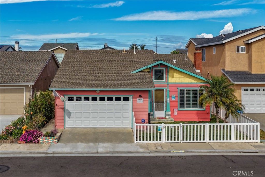 Image 2 of property listing at 18051 Westlake Circle, Huntington Beach, CA 92648