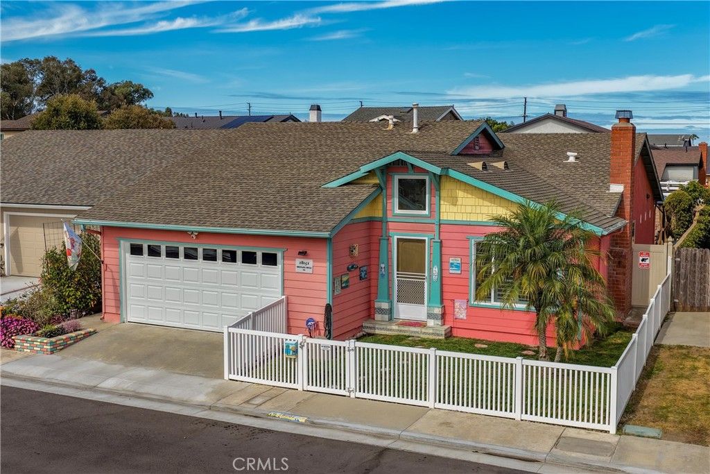 Image 3 of property listing at 18051 Westlake Circle, Huntington Beach, CA 92648
