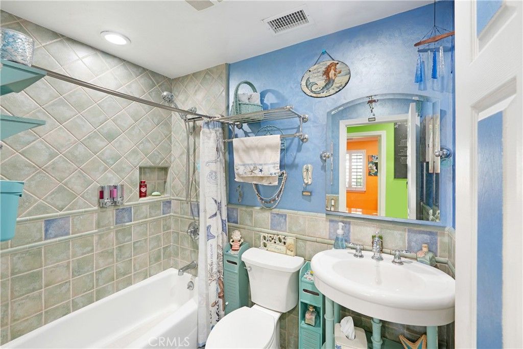 Image 32 of property listing at 18051 Westlake Circle, Huntington Beach, CA 92648