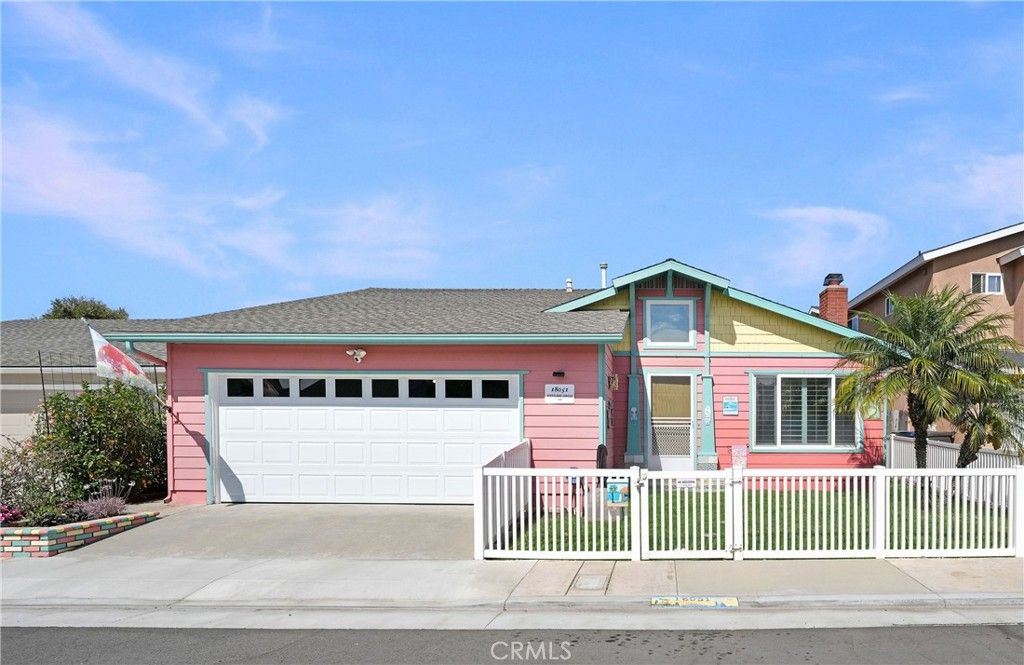 Image 4 of property listing at 18051 Westlake Circle, Huntington Beach, CA 92648
