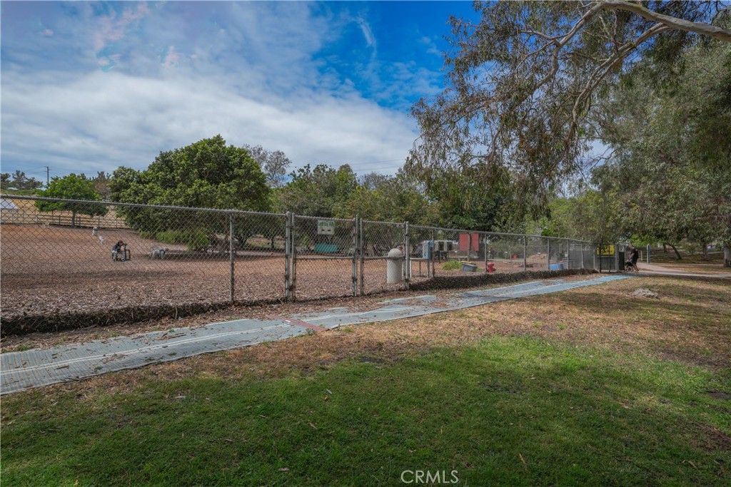 Image 41 of property listing at 18051 Westlake Circle, Huntington Beach, CA 92648