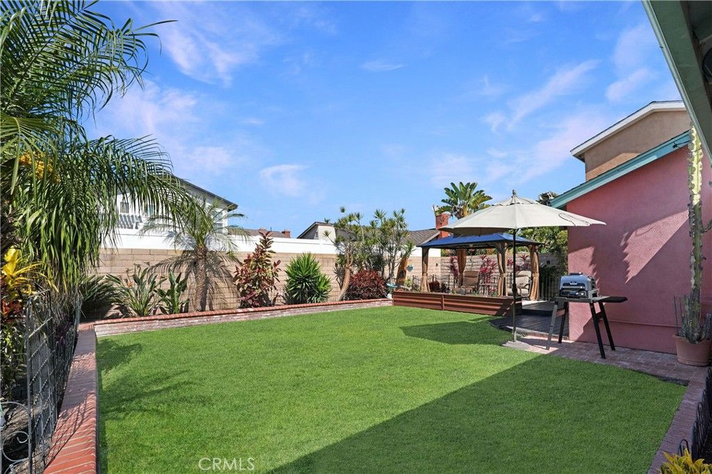 Image 9 of property listing at 18051 Westlake Circle, Huntington Beach, CA 92648