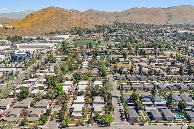 2561 Gonzaga Ln, Riverside, CA 92507