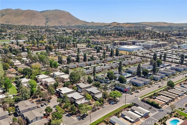 2561 Gonzaga Ln, Riverside, CA 92507