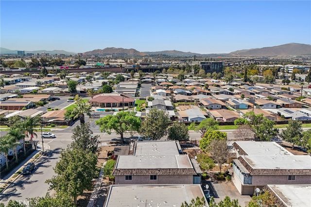 2561 Gonzaga Ln, Riverside, CA 92507