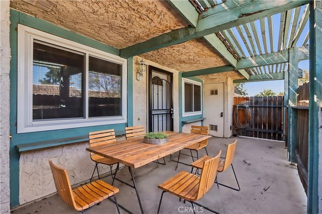 2561 Gonzaga Ln, Riverside, CA 92507