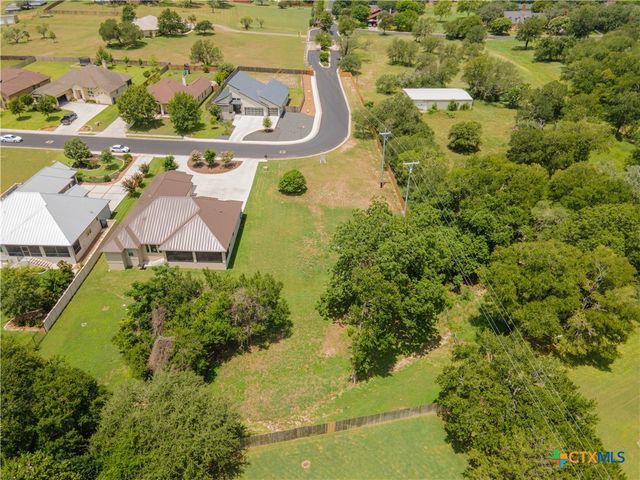 601 Oak Creek Parkway, Seguin, TX 78155