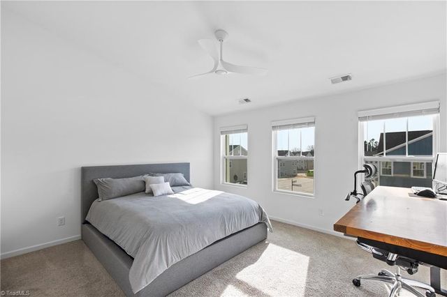 1825 Ardmore Commons Drive, Winston-salem, NC 27103