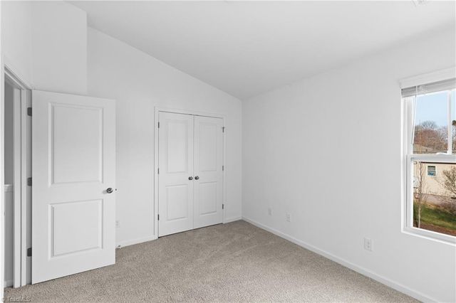 1825 Ardmore Commons Drive, Winston-salem, NC 27103