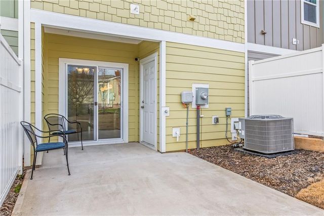 1825 Ardmore Commons Drive, Winston-salem, NC 27103