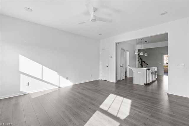 1825 Ardmore Commons Drive, Winston-salem, NC 27103