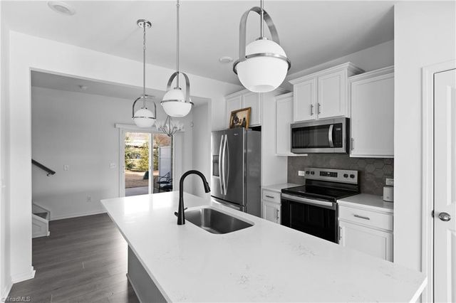 1825 Ardmore Commons Drive, Winston-salem, NC 27103