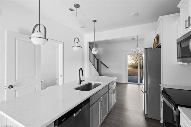 1825 Ardmore Commons Drive, Winston-salem, NC 27103