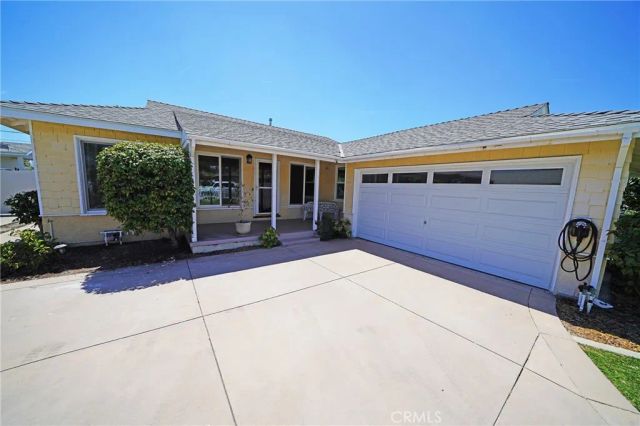 11252 Delano, Los Angeles, CA 91606