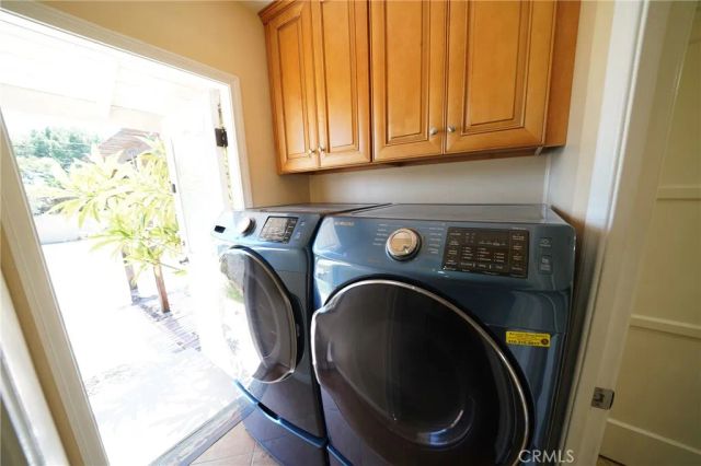 11252 Delano, Los Angeles, CA 91606